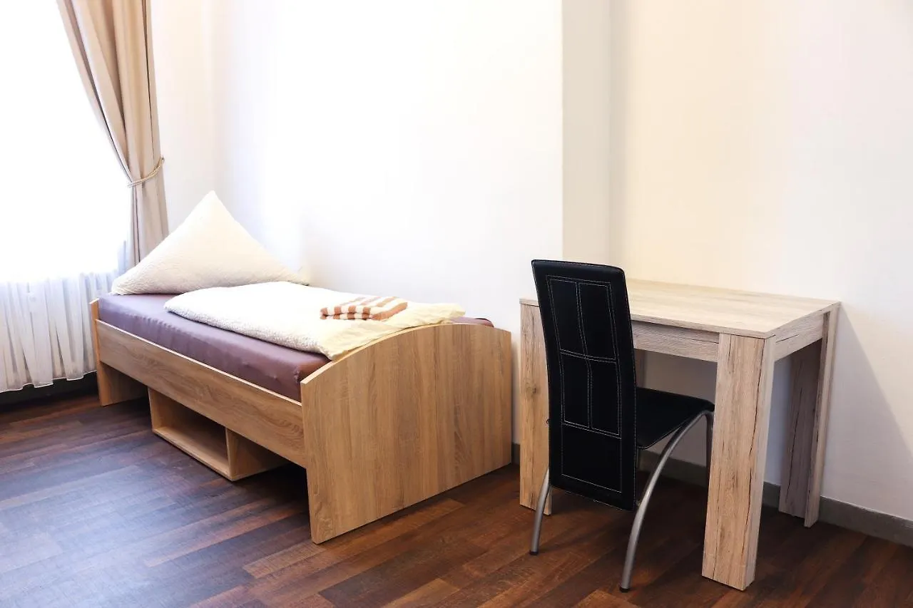 Memmingerberg Fmm Hostel גרמניה